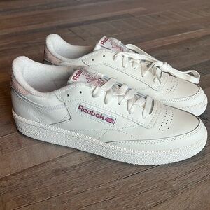 NWT/NIB Reebok Sneakers Size 8